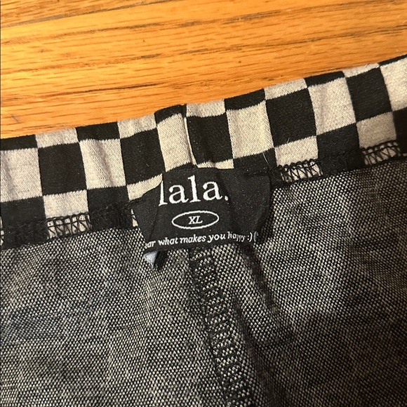 Dressed in Lala Checkered Skirt and Crop Top set size XL - Picture 4 of 9